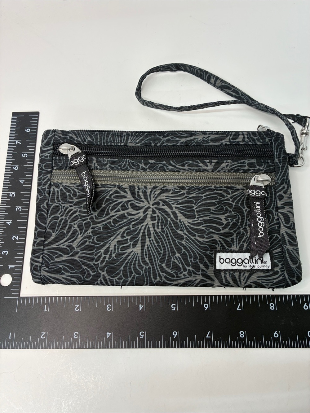 Baggallini Black and Gray Floral Wristlet - Picture 3 of 4